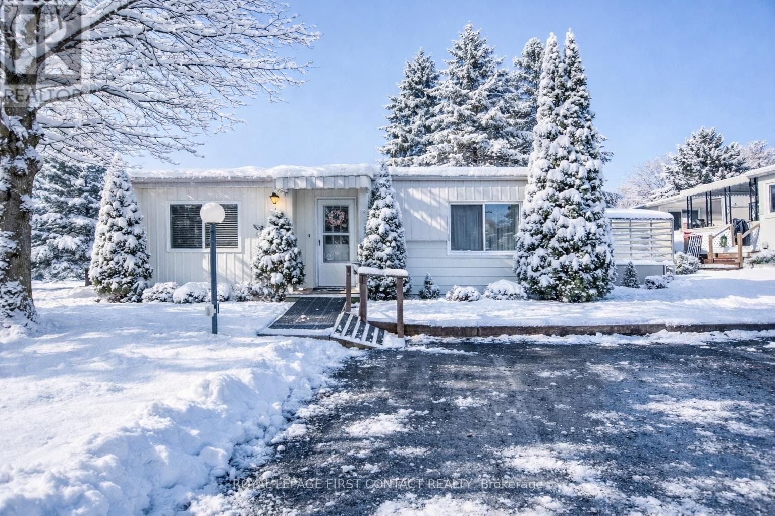 2 NORRIS ARM — Innisfil, Ontario - Main photo