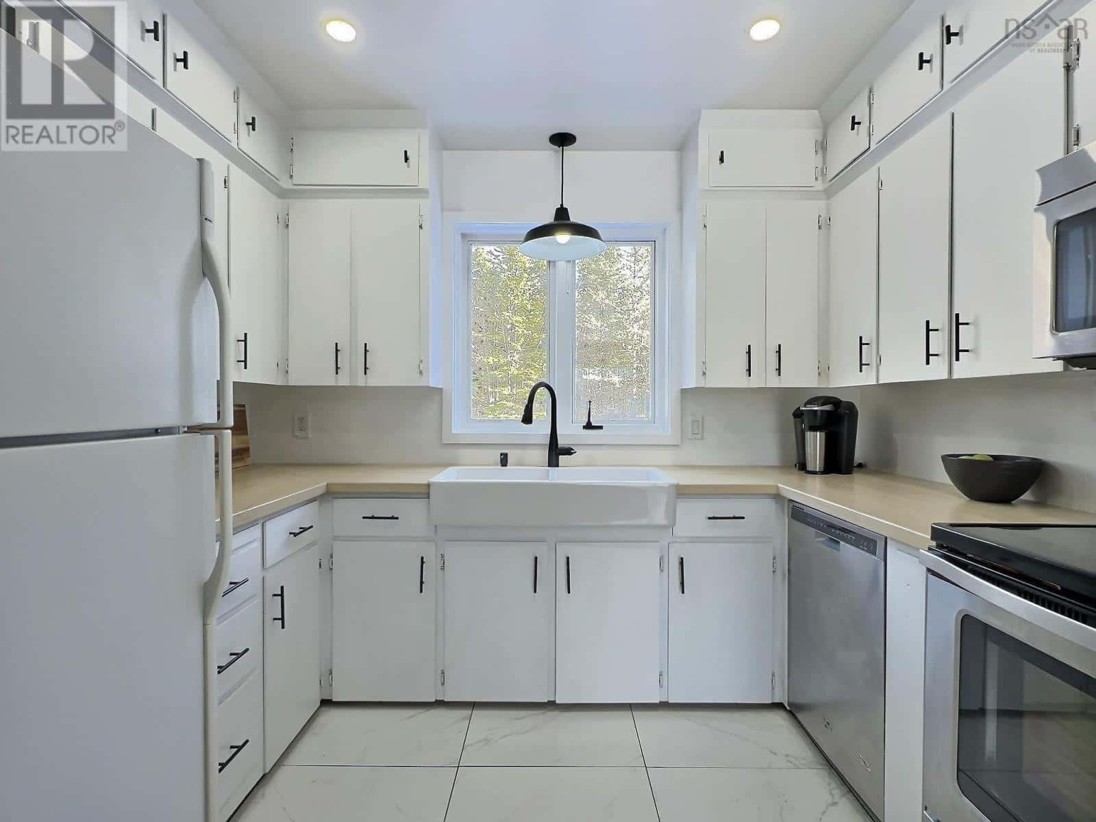 225 2 Highway — Brookfield, Nova Scotia - Photo 3 of 20