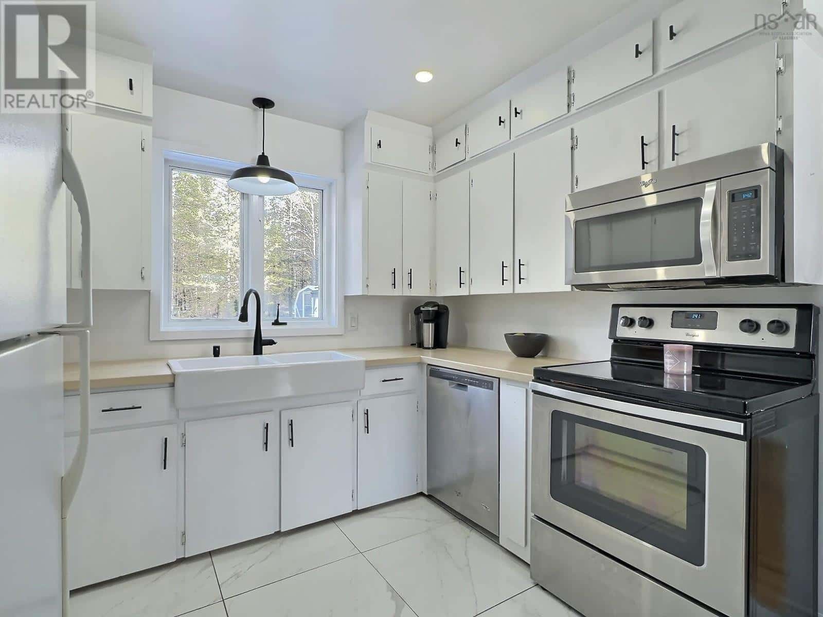 225 2 Highway — Brookfield, Nova Scotia - Photo 2 of 20