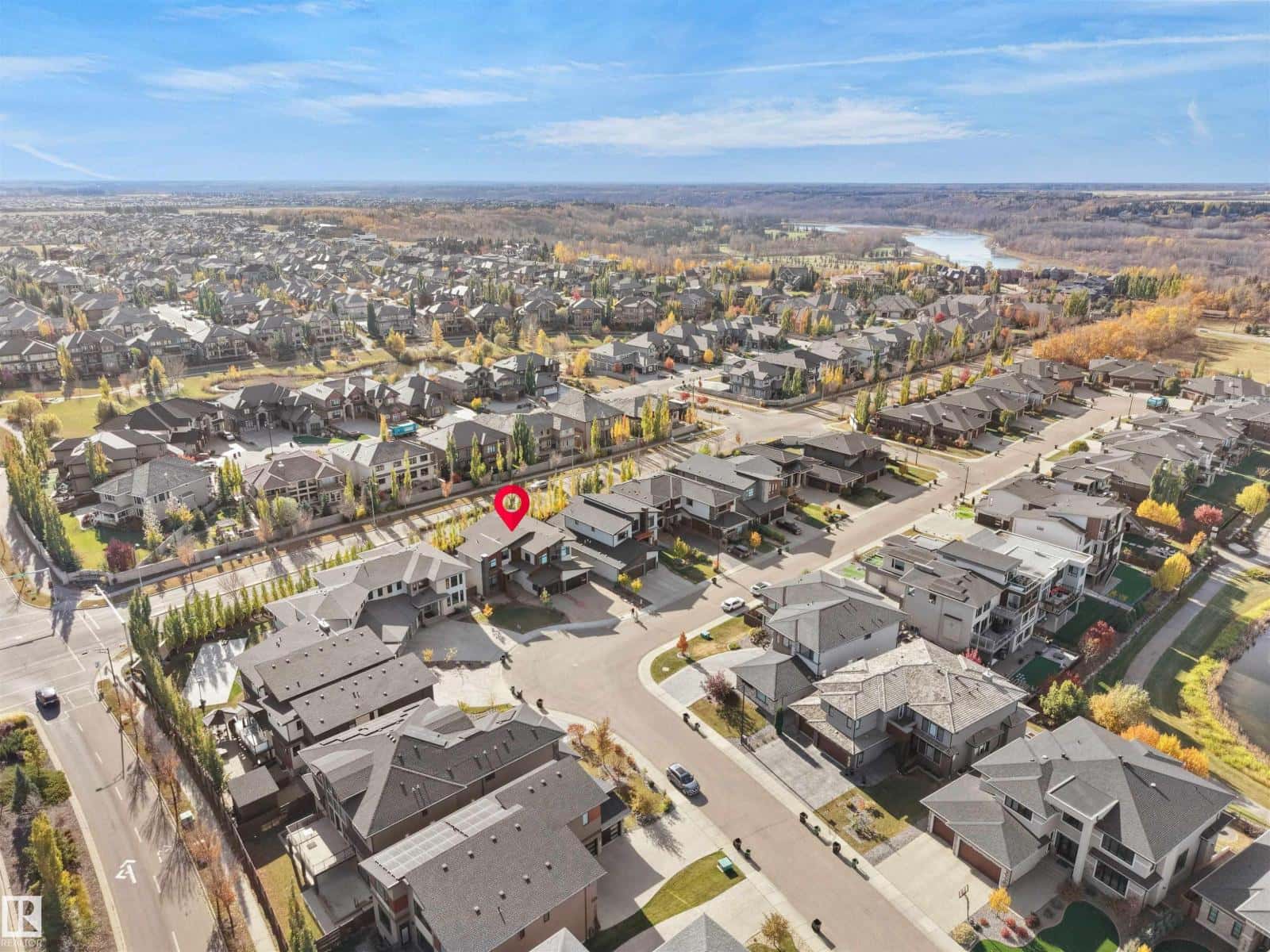 913 WOOD PL NW — Edmonton, Alberta - Photo 4 of 61