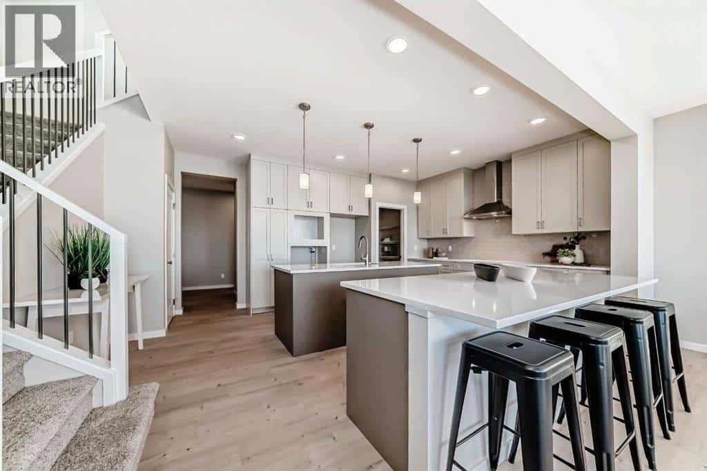 72 Lewisburg Close NE — Calgary, Alberta - Photo 2 of 50