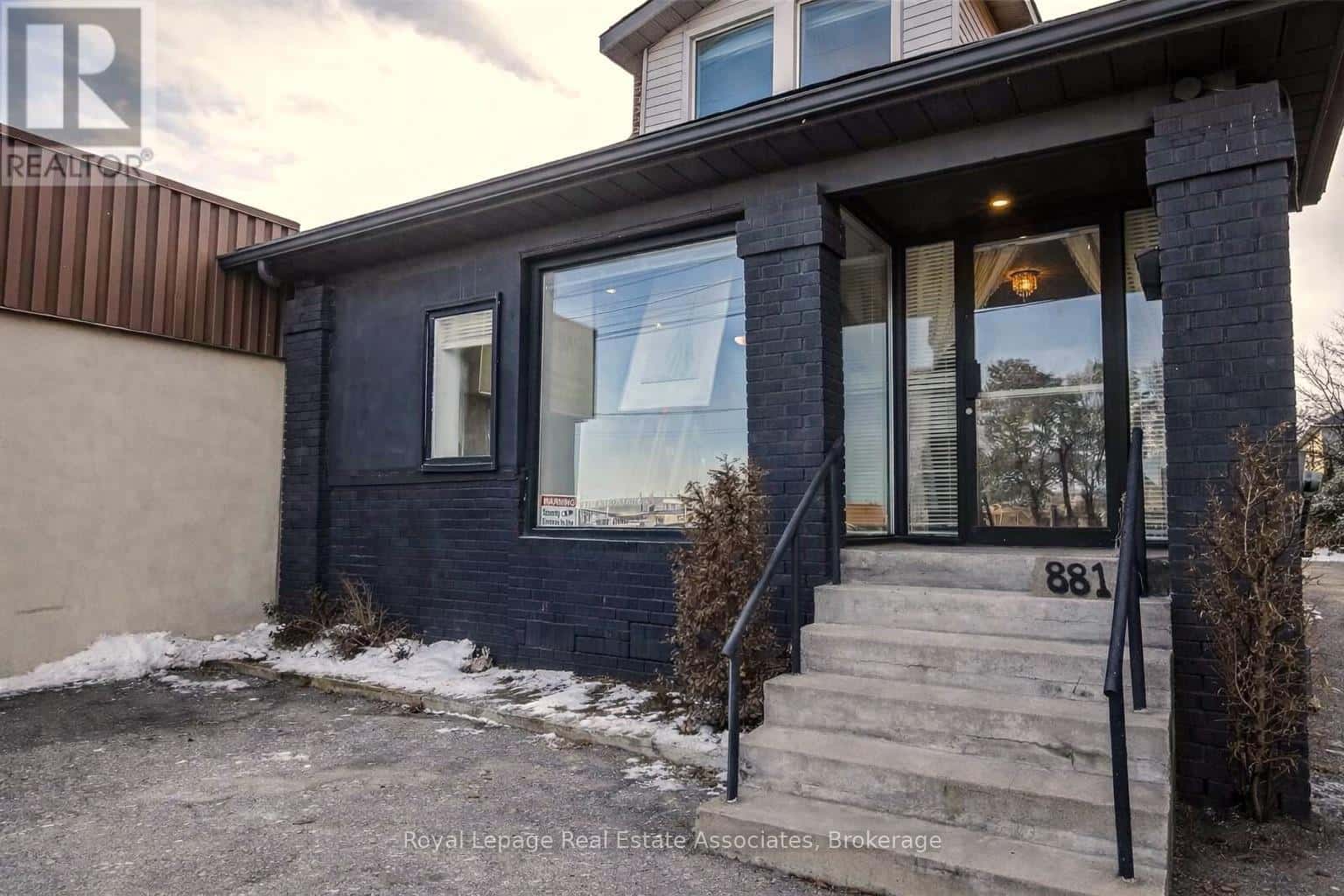 881 LAKESHORE ROAD E — Mississauga (Lakeview), Ontario - Photo 3 of 15