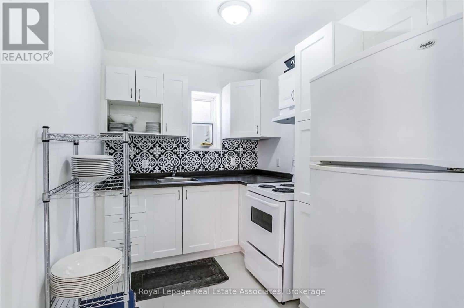 881 LAKESHORE ROAD E — Mississauga (Lakeview), Ontario - Photo 5 of 15