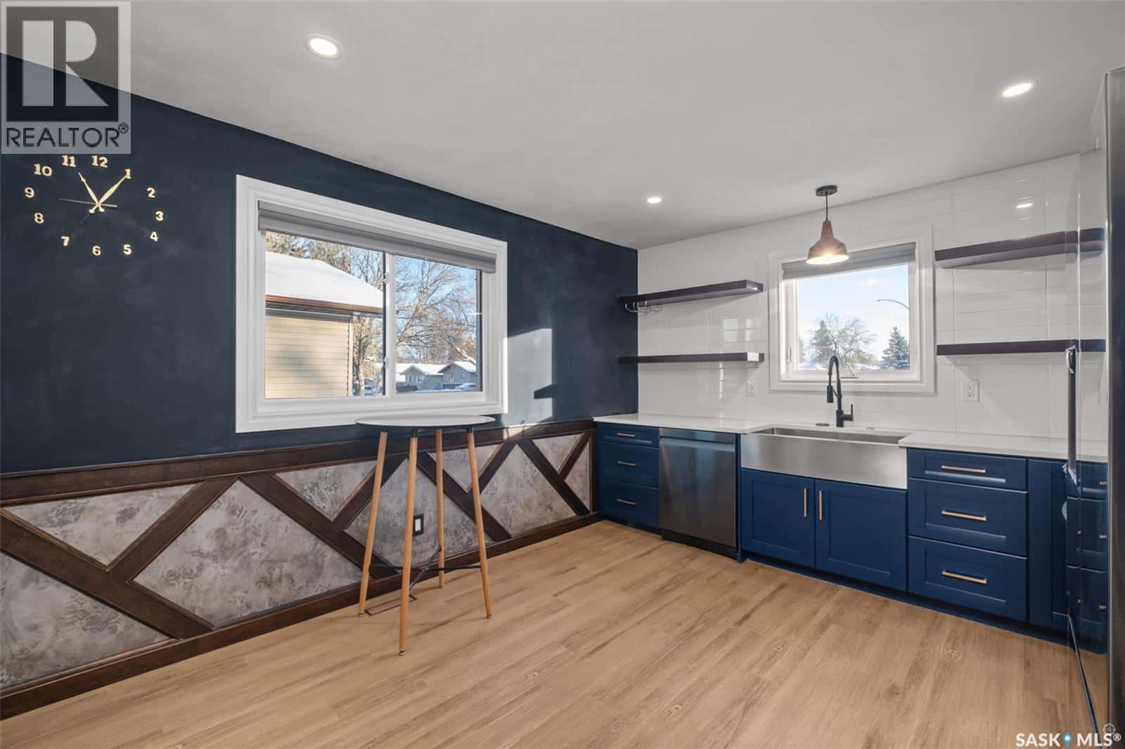 125 McIntosh DRIVE — Prince Albert, Saskatchewan - Photo 3 of 41