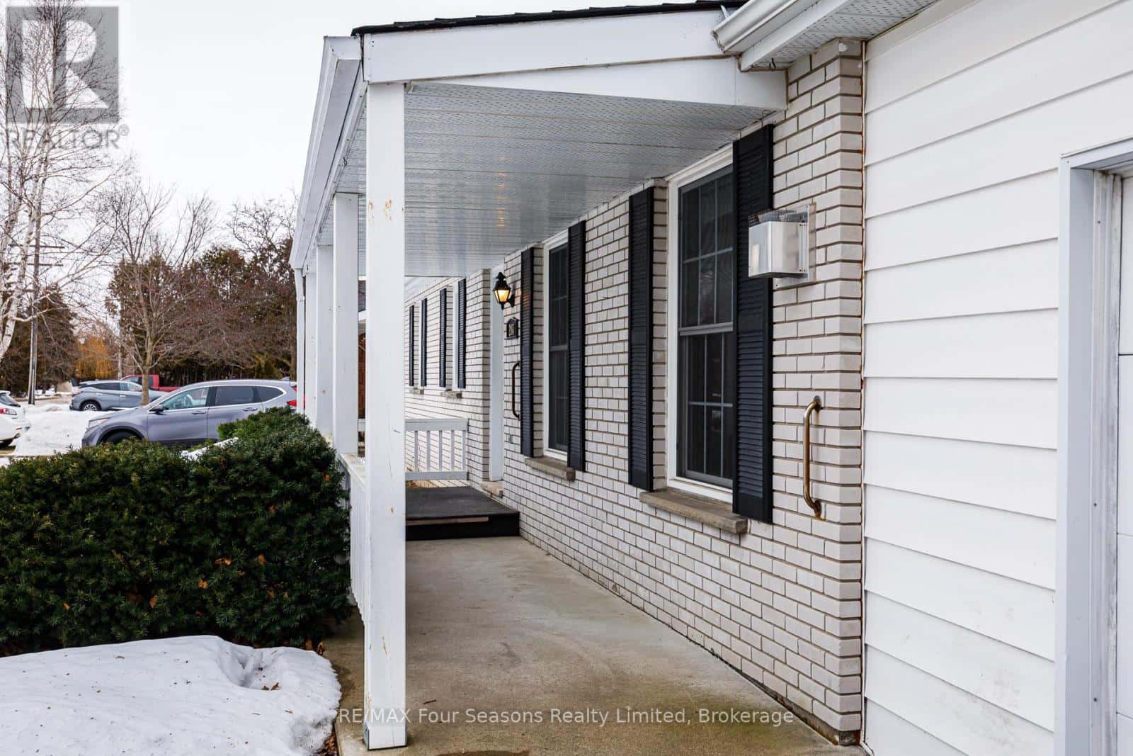 207 CHRISTOPHER STREET — Clearview (Stayner), Ontario - Photo 5 of 33