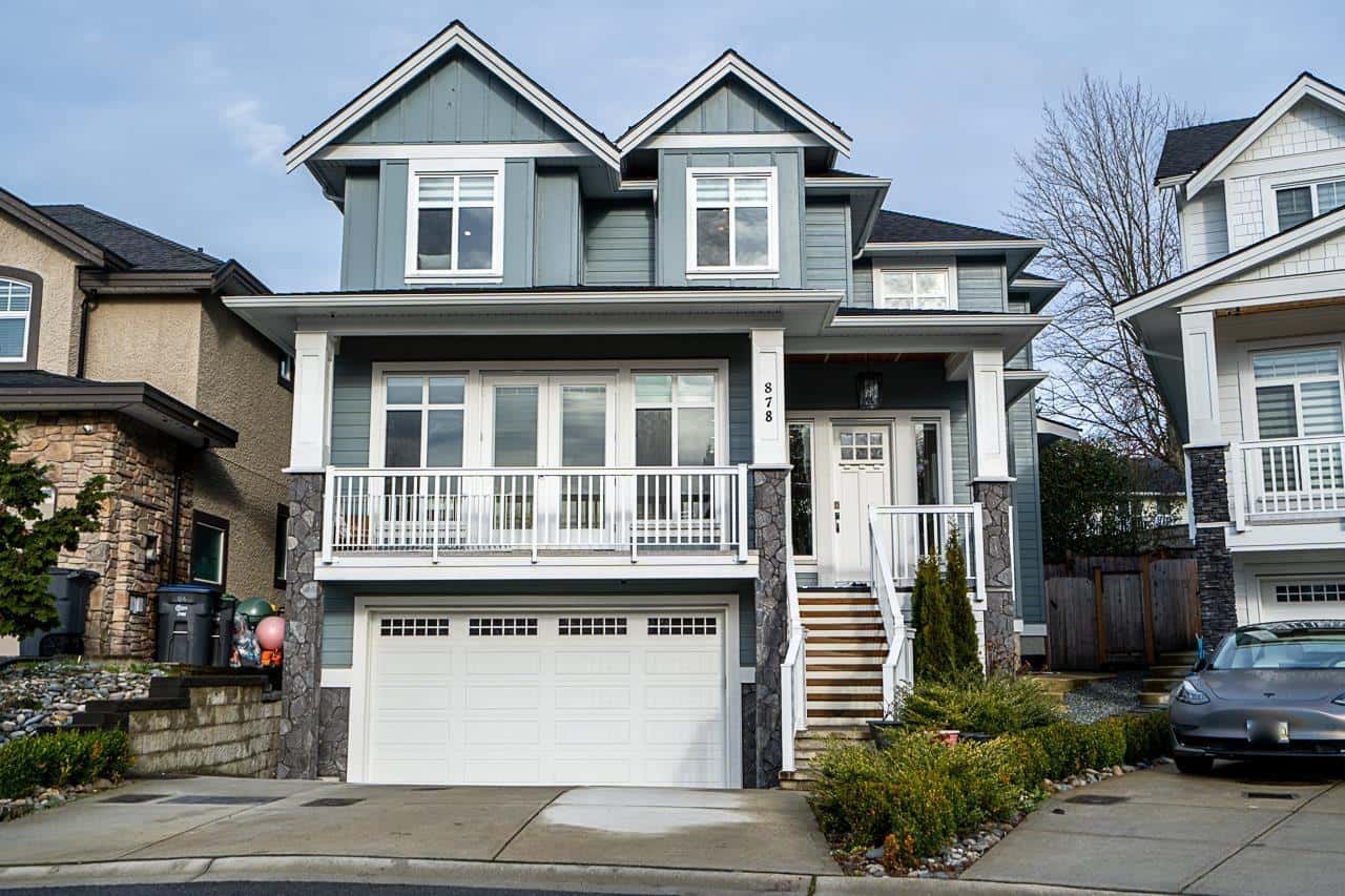 878 163A STREET — Surrey, British Columbia - Photo 2 of 32