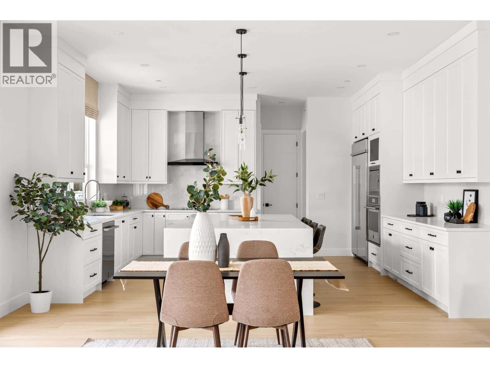 11037 243B STREET — Maple Ridge, British Columbia - Photo 4 of 25