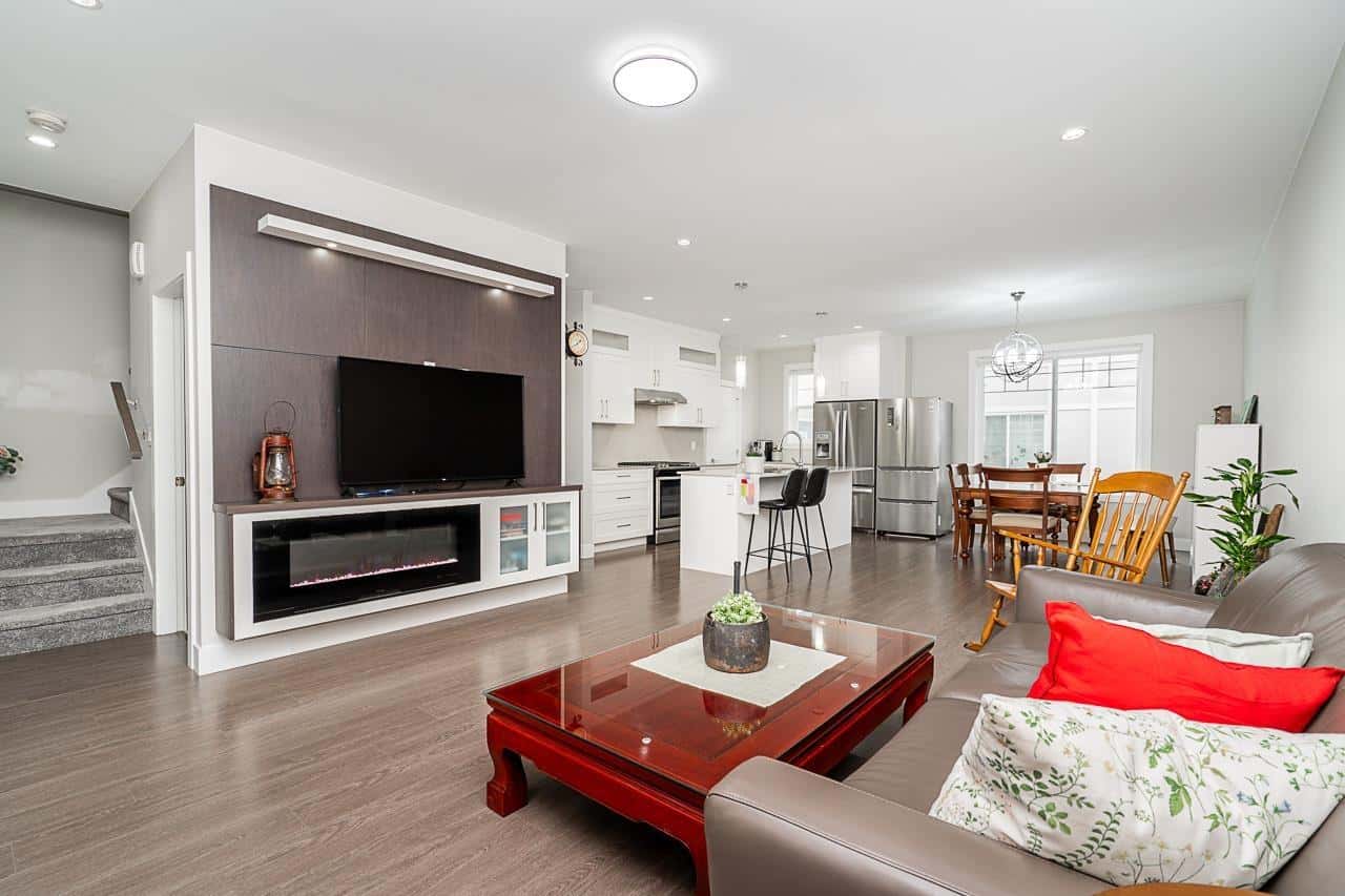 59 19501 74 AVENUE — Surrey, British Columbia - Photo 3 of 39