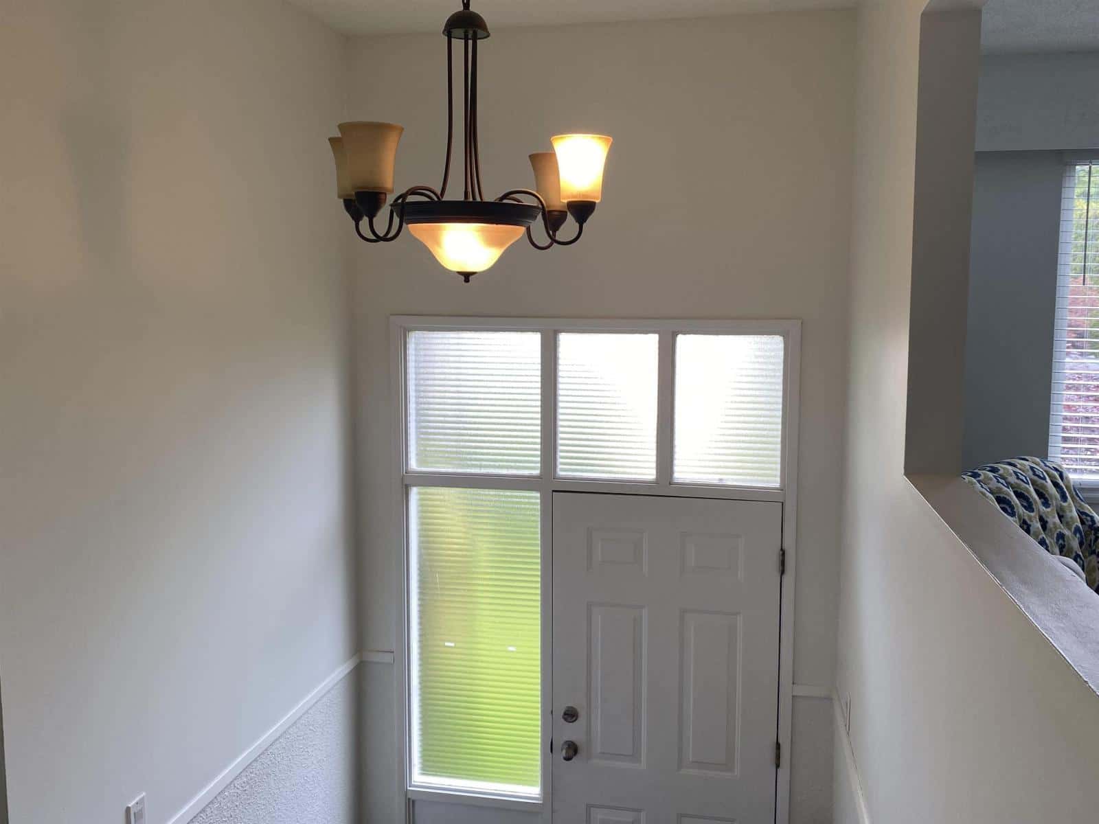 13728 BLACKBURN AVENUE — White Rock, British Columbia - Photo 4 of 31