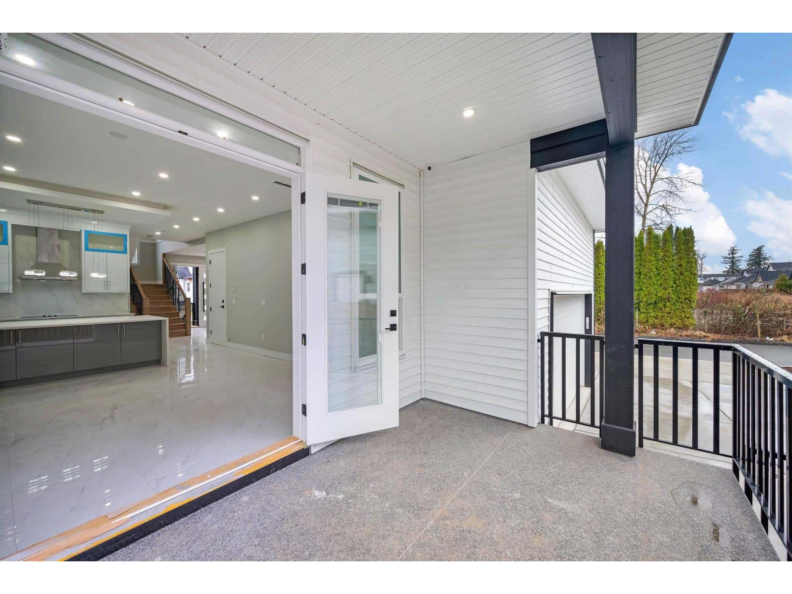 19351 71 AVENUE — Surrey, British Columbia - Photo 2 of 24