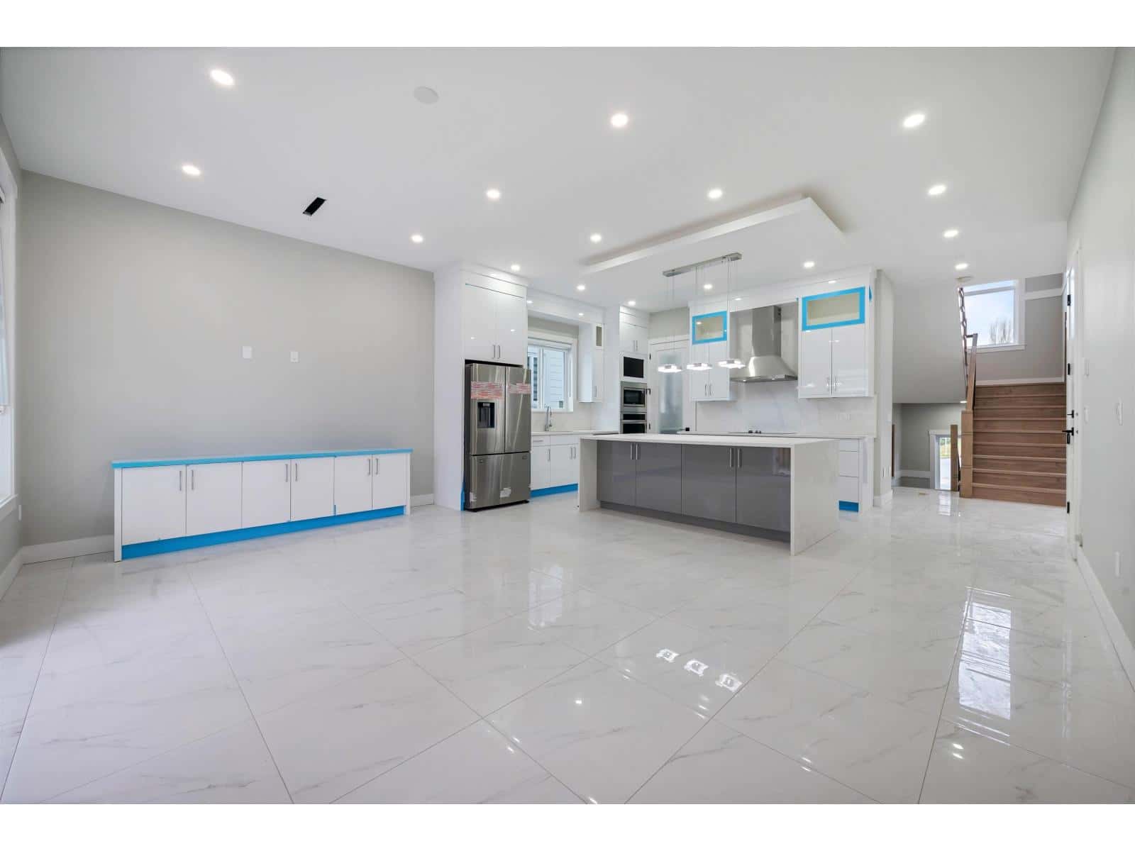 19351 71 AVENUE — Surrey, British Columbia - Photo 5 of 24