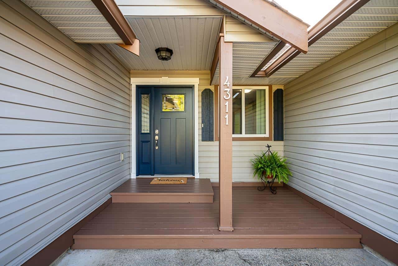 4311 247 STREET — Langley, British Columbia - Photo 4 of 40