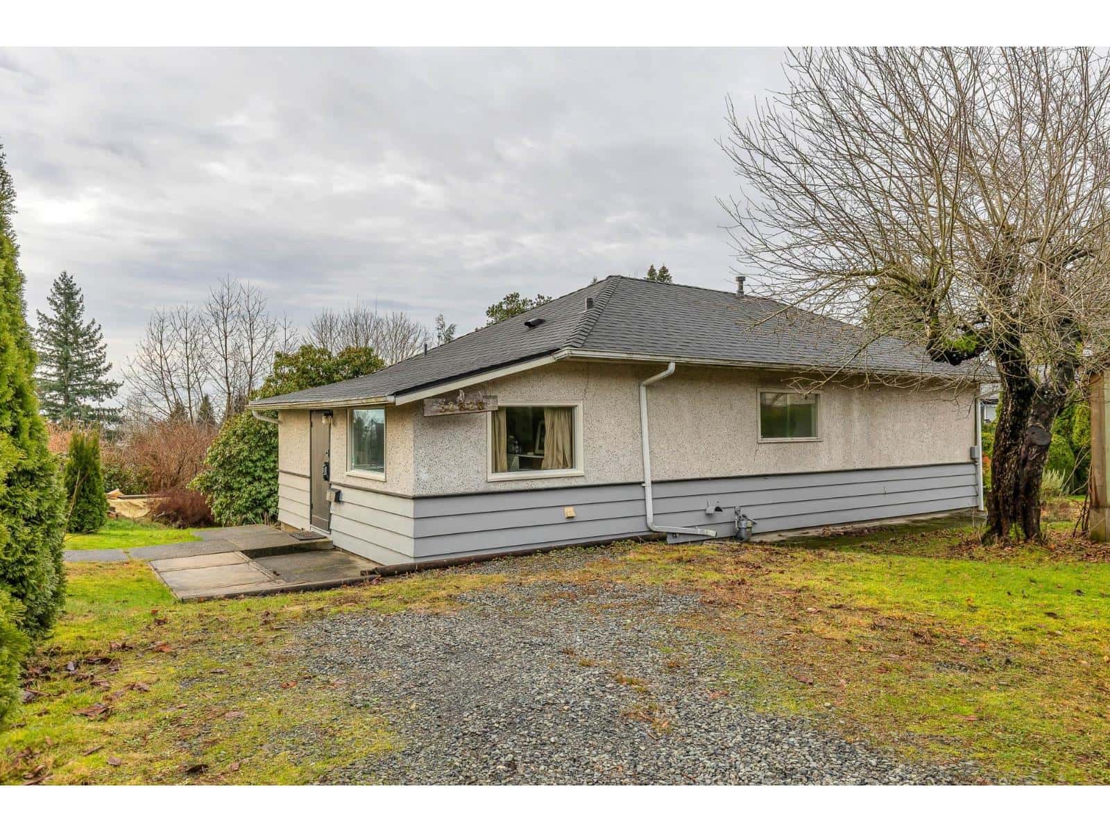 32828 12 AVENUE — Mission, British Columbia - Photo 2 of 38