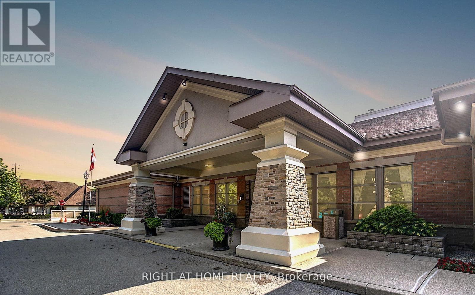 1301 - 100 BURLOAK DRIVE — Burlington (Appleby), Ontario - Main photo