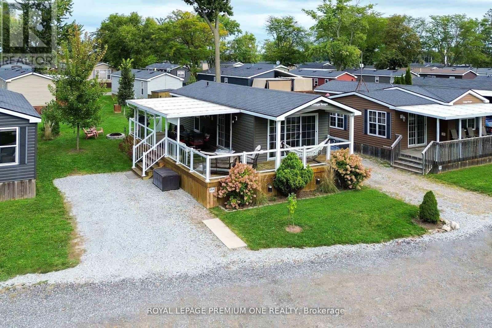 254 - 1501 LINE 8 ROAD — Niagara-on-the-Lake (Queenston), Ontario - Photo 2 of 39