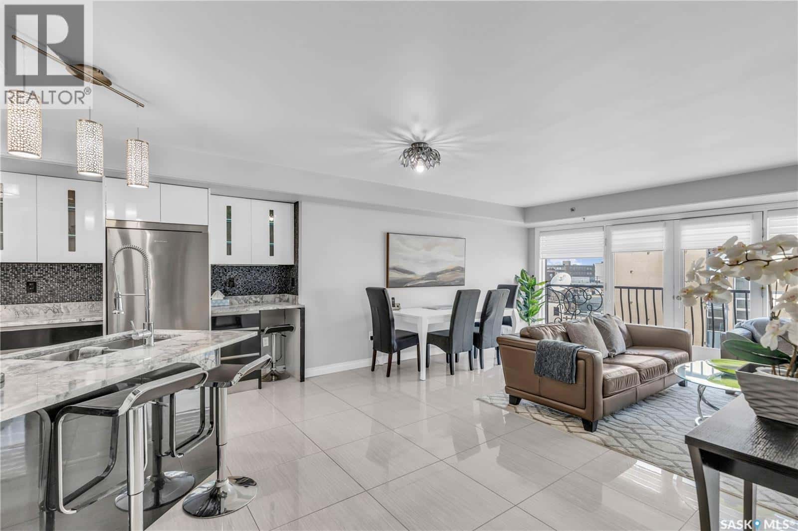 504 157 2nd AVENUE N — Saskatoon, Saskatchewan - Photo 3 of 26