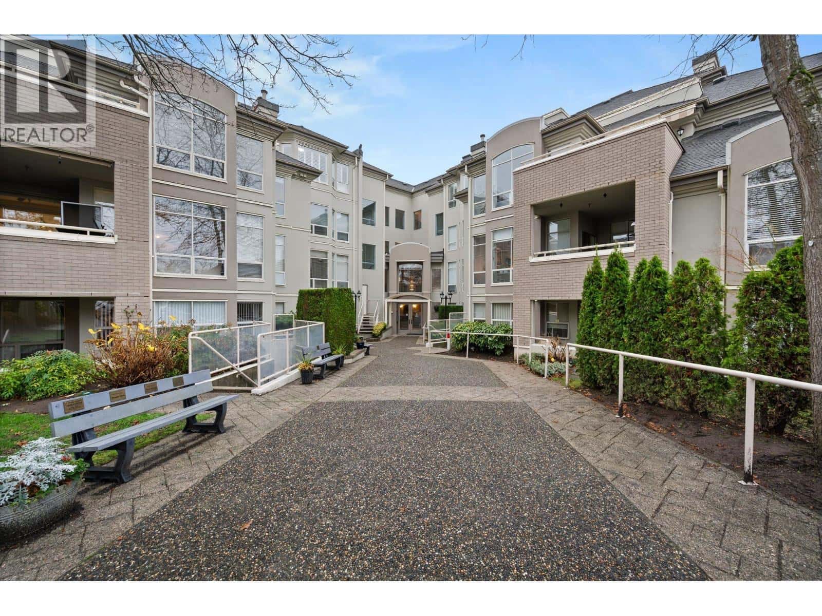 401S 1100 56 STREET — Delta, British Columbia - Photo 3 of 35