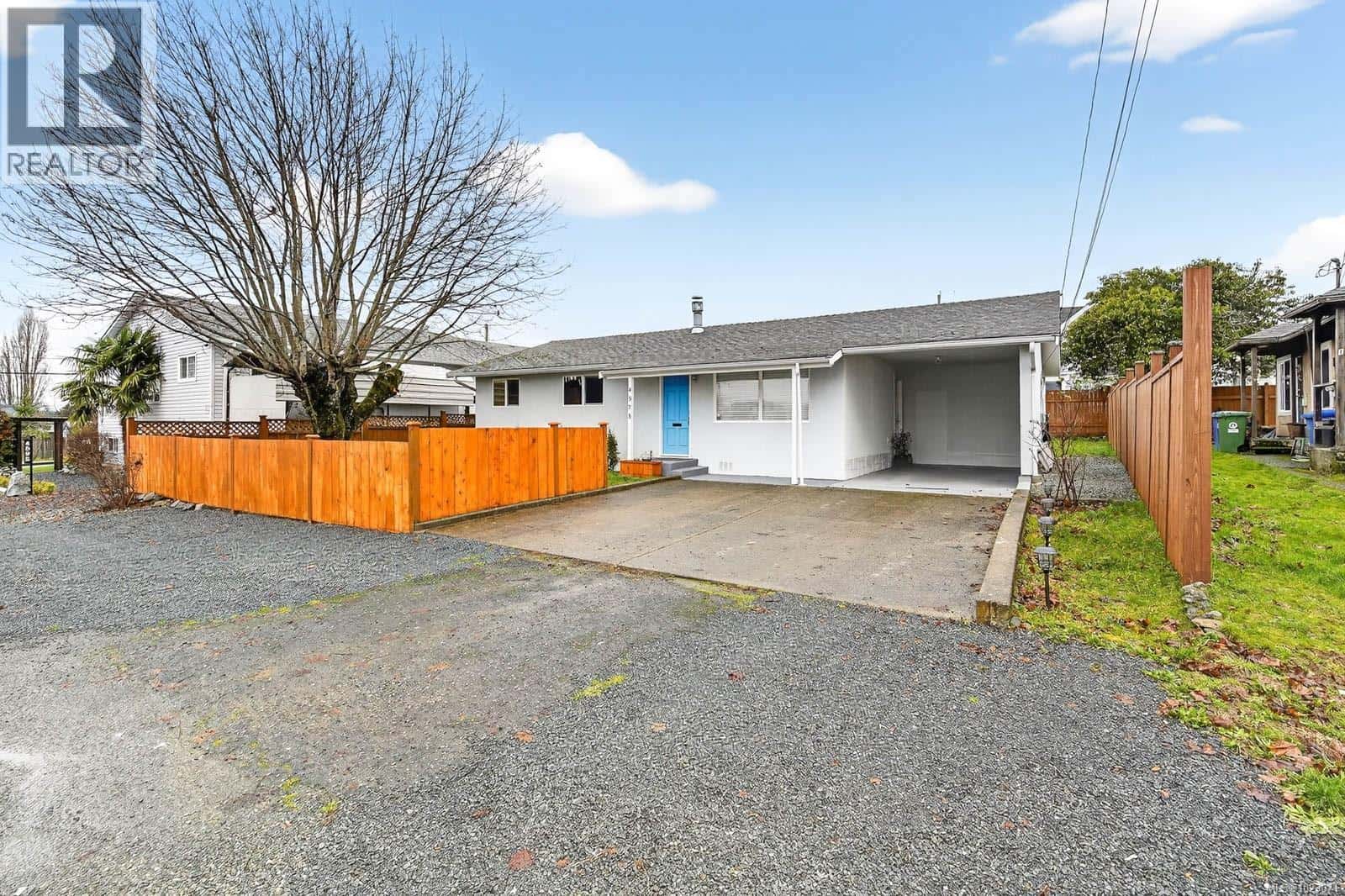 4575 Arrowsmith Rd — Port Alberni, British Columbia - Photo 2 of 33