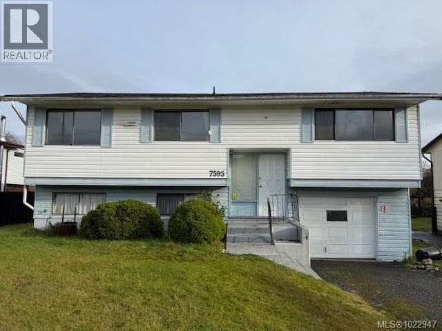 7595 Carnarvon Rd — Port Hardy, British Columbia - Main photo