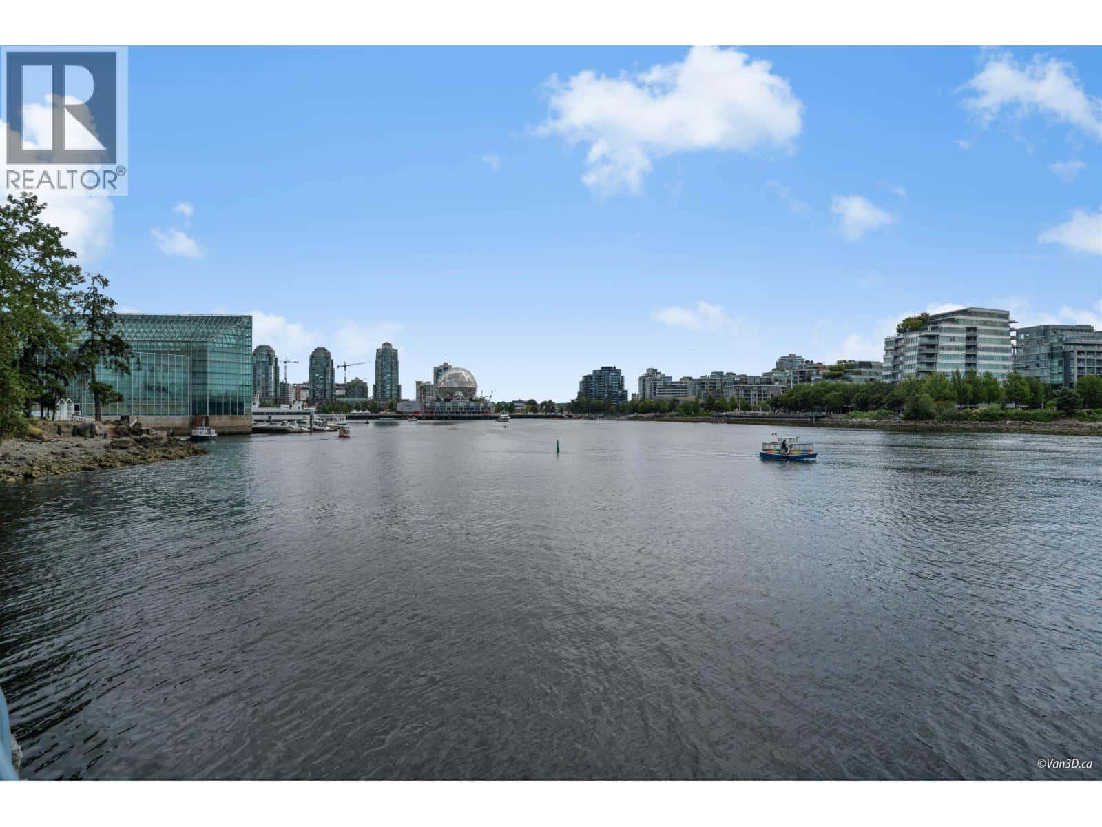 703 33 SMITHE STREET — Vancouver, British Columbia - Photo 2 of 22