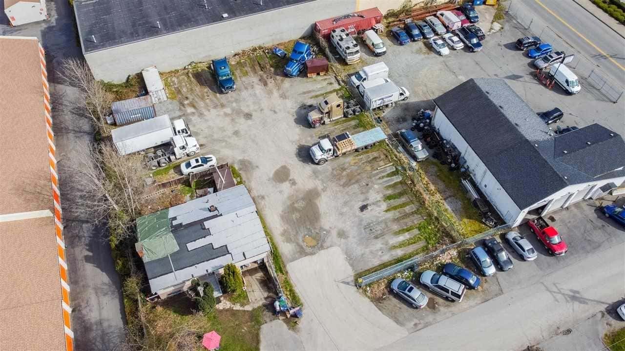 8626 120A STREET — Surrey, British Columbia - Photo 5 of 13