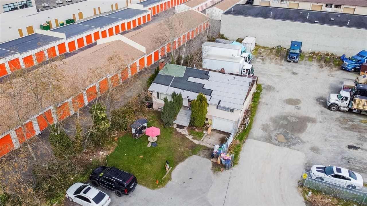 8626 120A STREET — Surrey, British Columbia - Photo 4 of 13