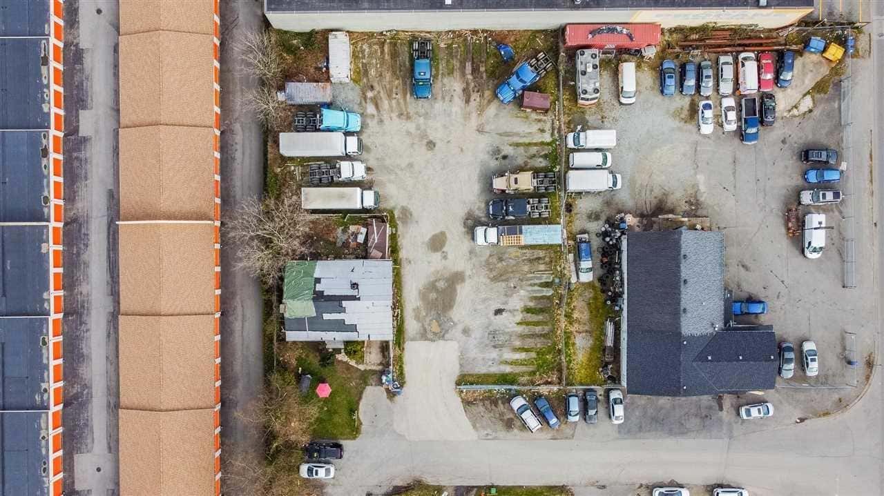 8626 120A STREET — Surrey, British Columbia - Photo 2 of 13