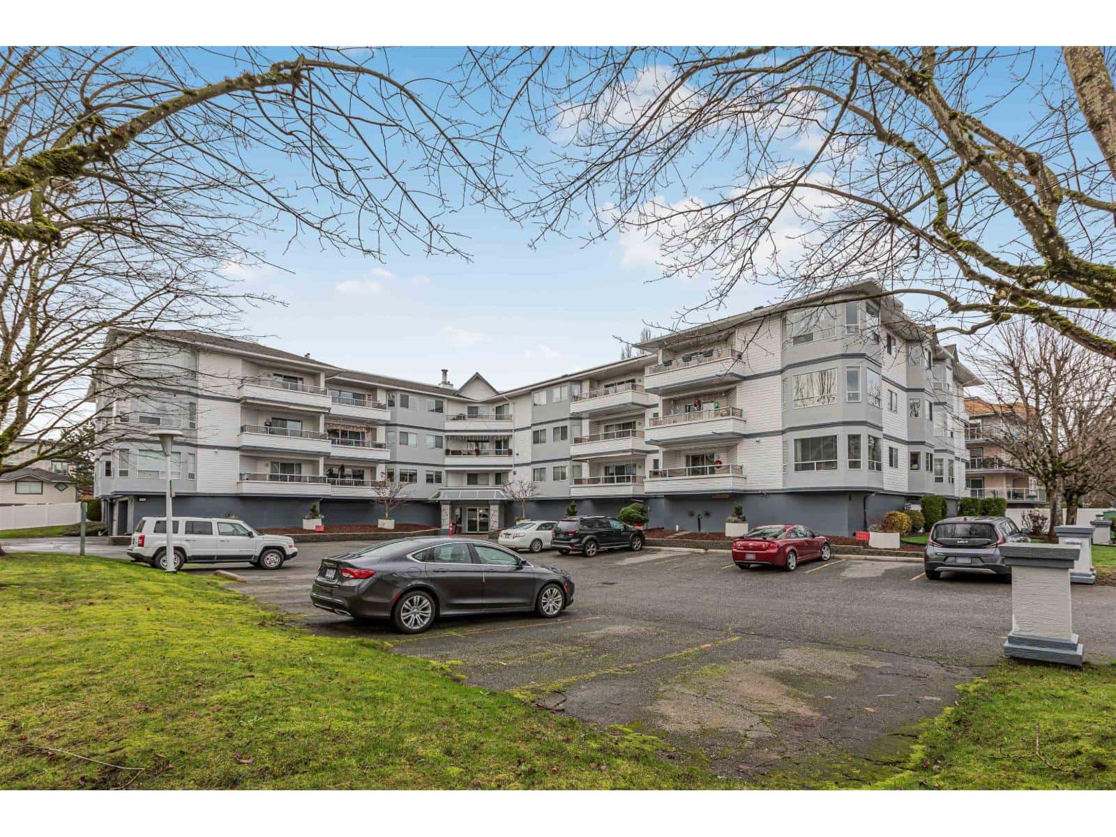 205 5377 201A STREET — Langley, British Columbia - Photo 2 of 31