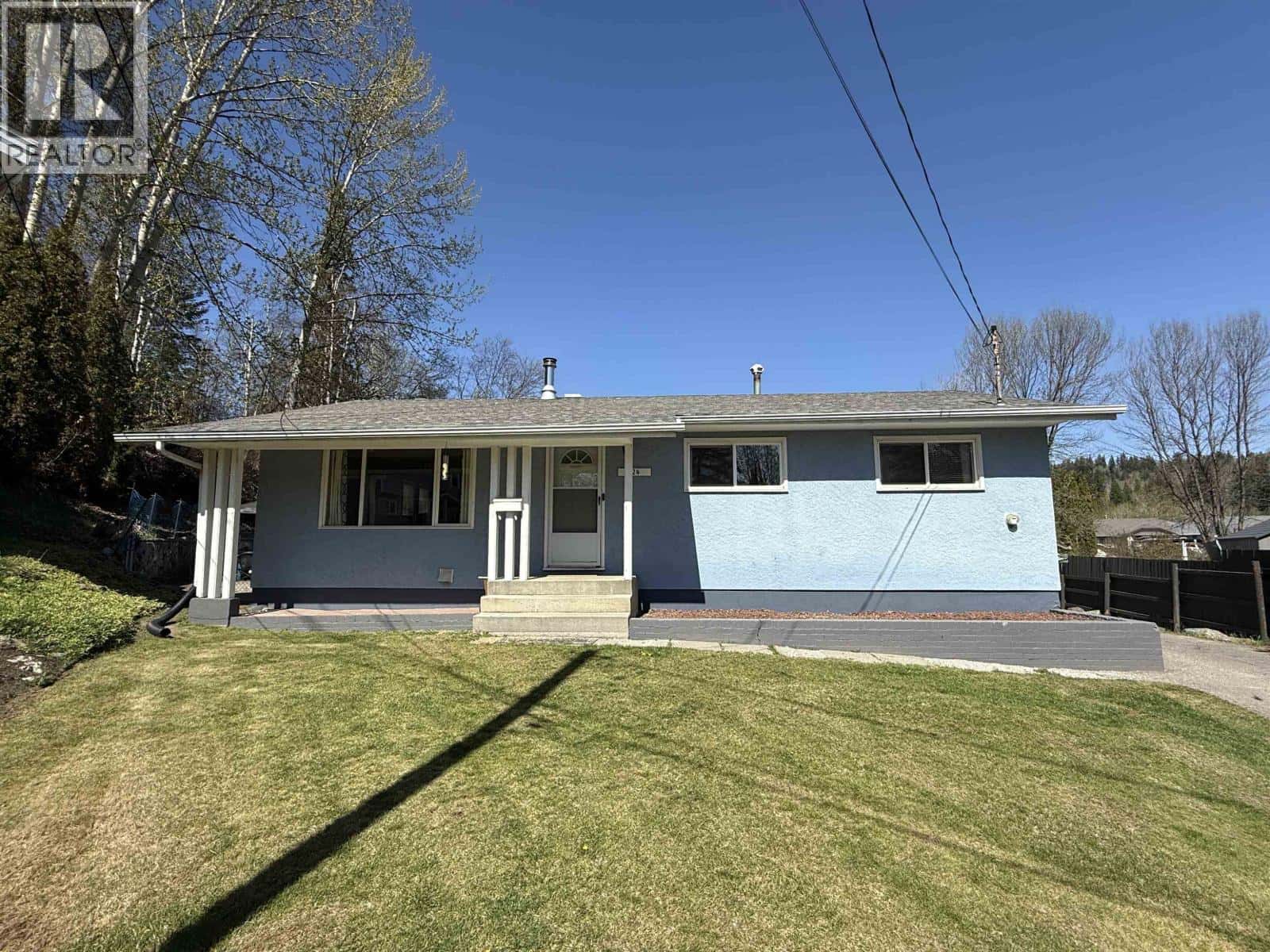 124 LINDSAY STREET — Quesnel, British Columbia - Photo 2 of 38