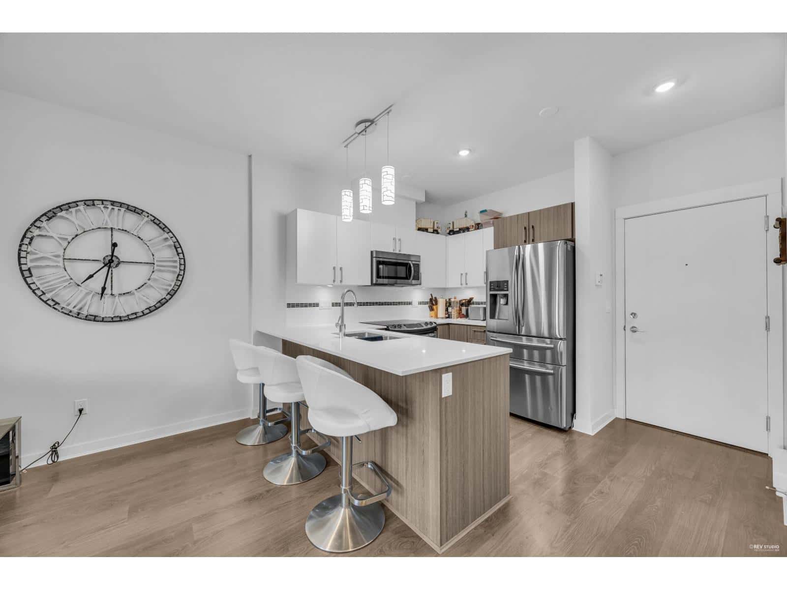 405 8733 160 STREET — Surrey, British Columbia - Photo 3 of 20