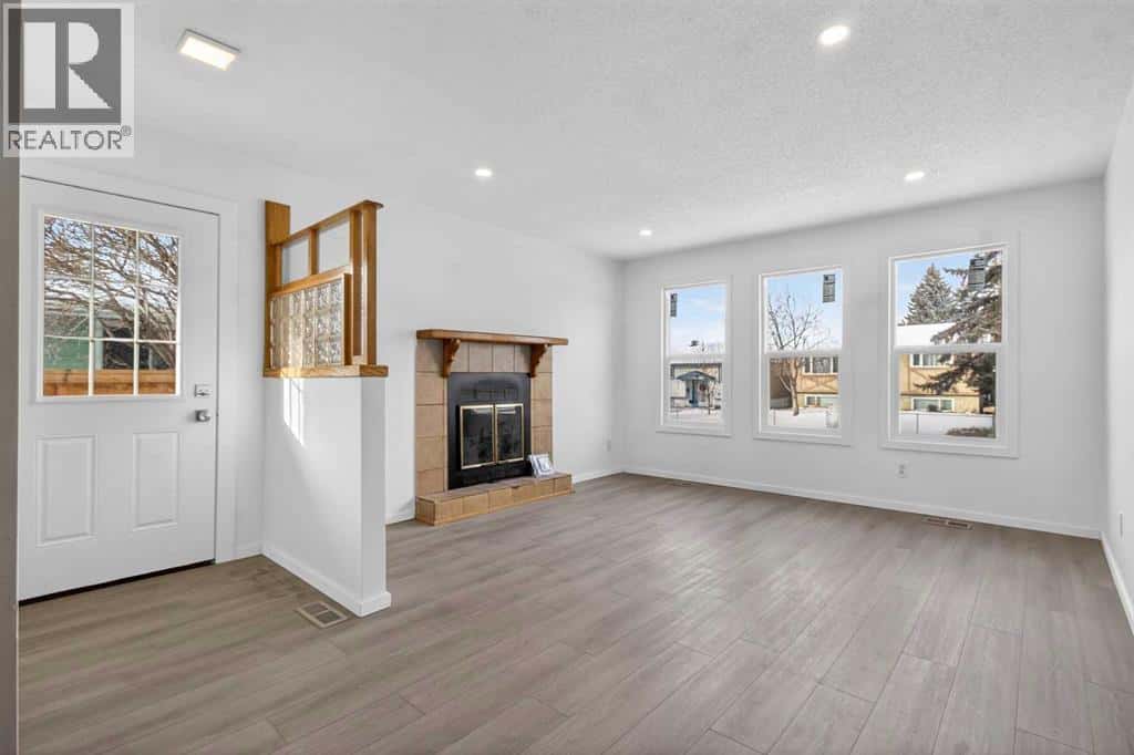 3283 Dover Ridge Drive SE — Calgary, Alberta - Photo 3 of 29