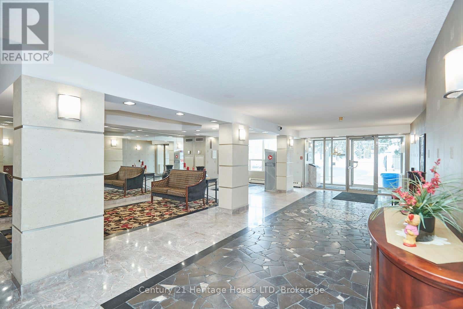 307 - 5100 DORCHESTER ROAD — Niagara Falls (Morrison), Ontario - Photo 5 of 28