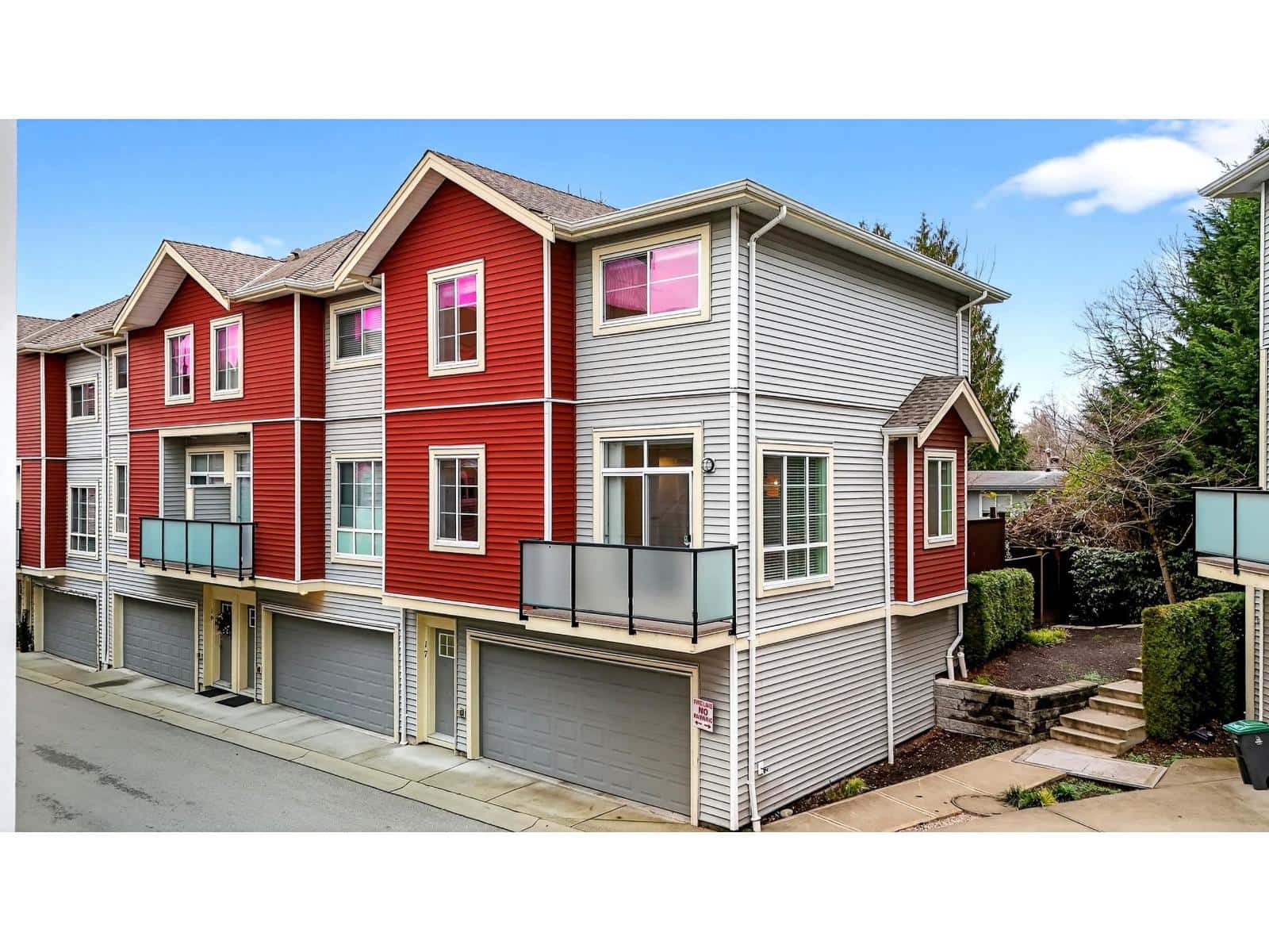 17 6945 185 STREET — Surrey, British Columbia - Photo 2 of 38