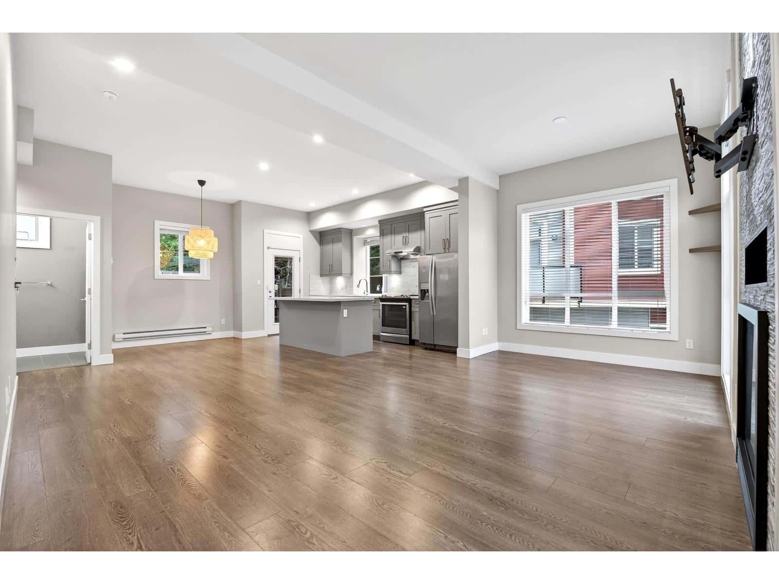 17 6945 185 STREET — Surrey, British Columbia - Photo 4 of 38