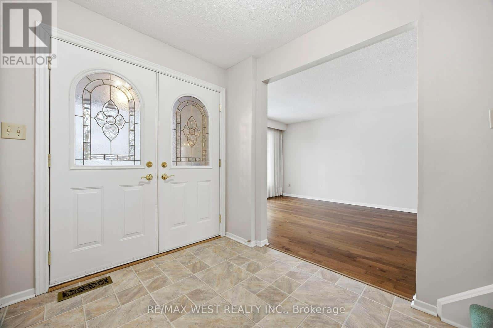 7350 BENDIGO CIRCLE — Mississauga (Meadowvale), Ontario - Photo 4 of 39