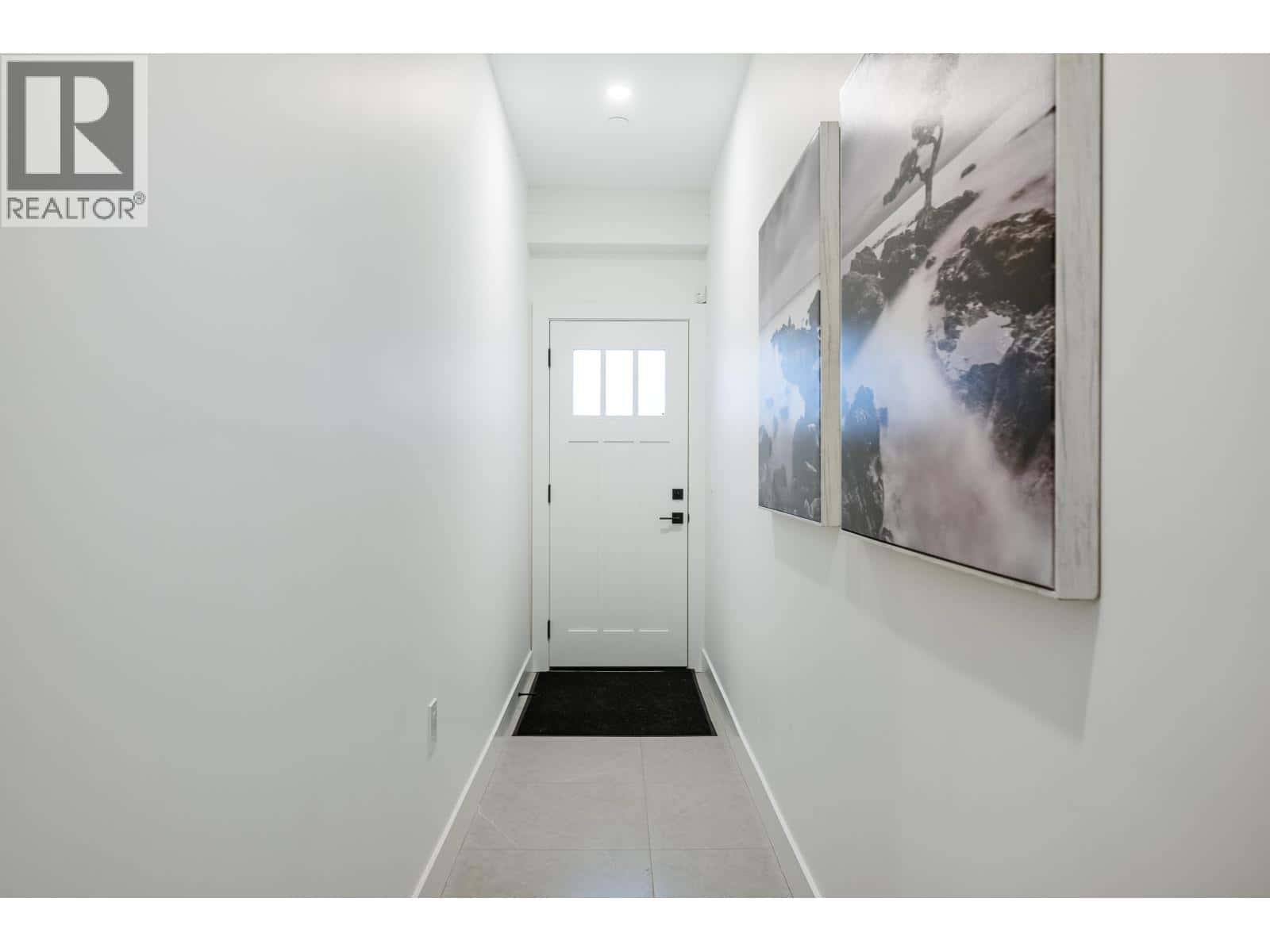 5 4829 48 AVENUE — Ladner, British Columbia - Photo 4 of 40