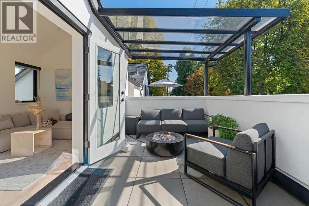 4921 LARCH STREET — Vancouver, British Columbia - Photo 5 of 40