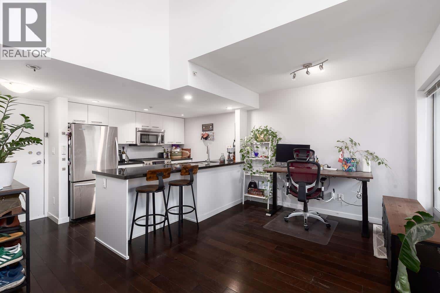 PH7 1288 CHESTERFIELD AVENUE — North Vancouver, British Columbia - Photo 4 of 22