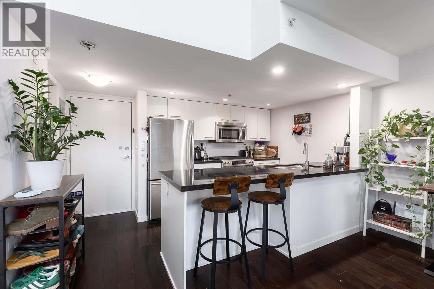 PH7 1288 CHESTERFIELD AVENUE — North Vancouver, British Columbia - Photo 5 of 22