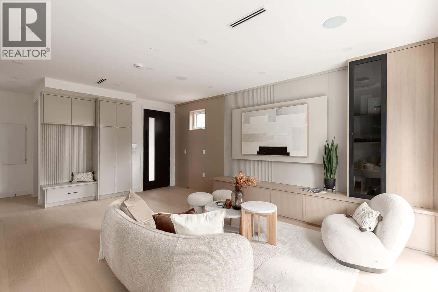 2 475 W 20TH AVENUE — Vancouver, British Columbia - Photo 5 of 25