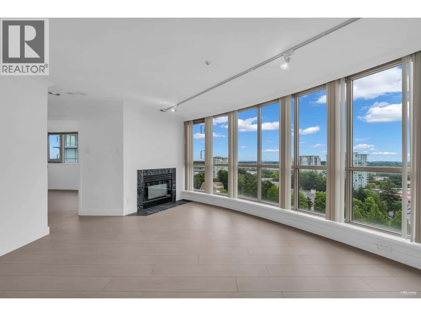 1202 8111 ANDERSON ROAD — Richmond, British Columbia - Photo 3 of 28