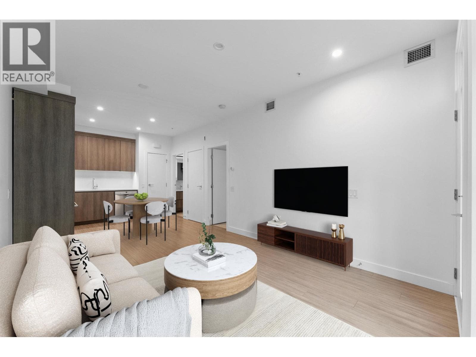 111 2060 CURLING ROAD — North Vancouver, British Columbia - Main photo