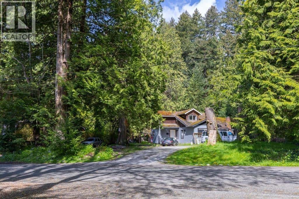 LOT A 4363 MORGAN CRESCENT — West Vancouver, British Columbia - Photo 3 of 12