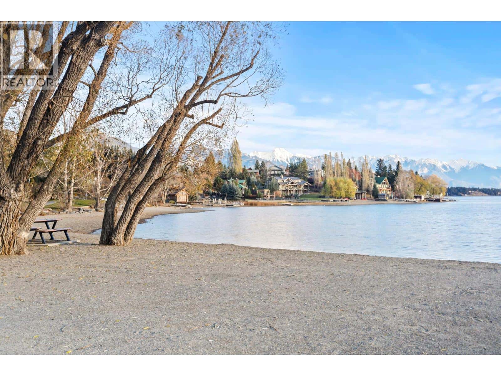 2 Stoddart Estates Drive — Windermere, British Columbia - Photo 3 of 22