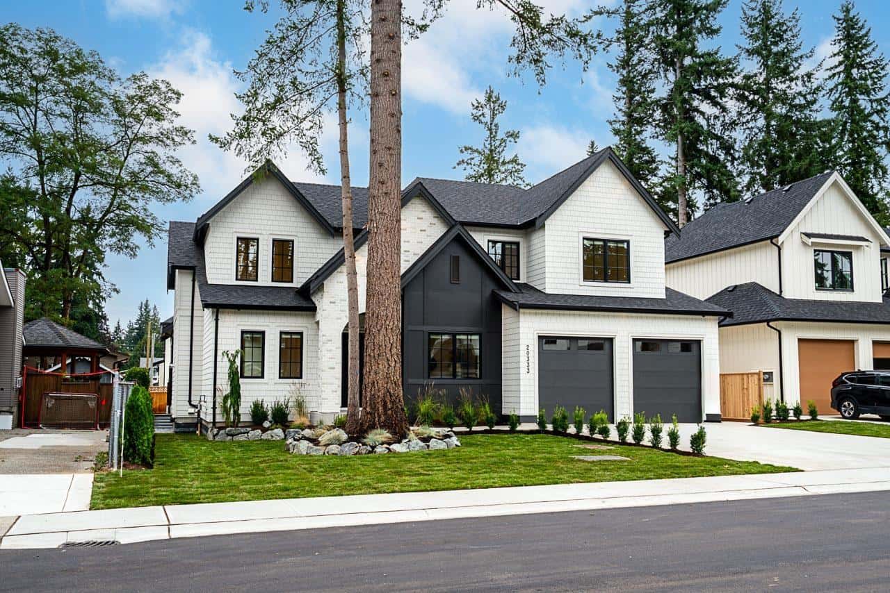 20333 41A AVENUE — Langley, British Columbia - Photo 2 of 40