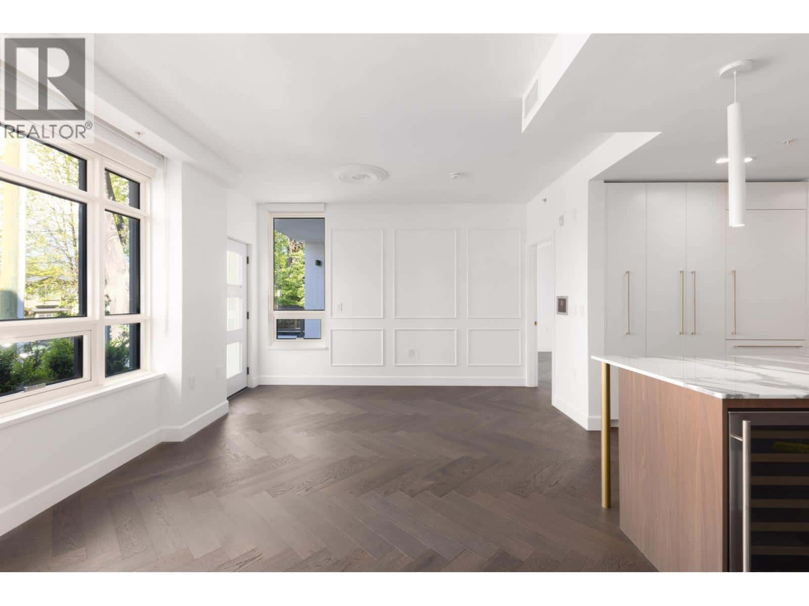 101 3668 W 10TH AVENUE — Vancouver, British Columbia - Photo 4 of 38