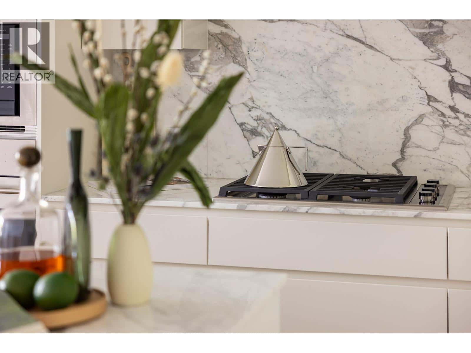 309 3668 W 10TH AVENUE — Vancouver, British Columbia - Photo 4 of 40