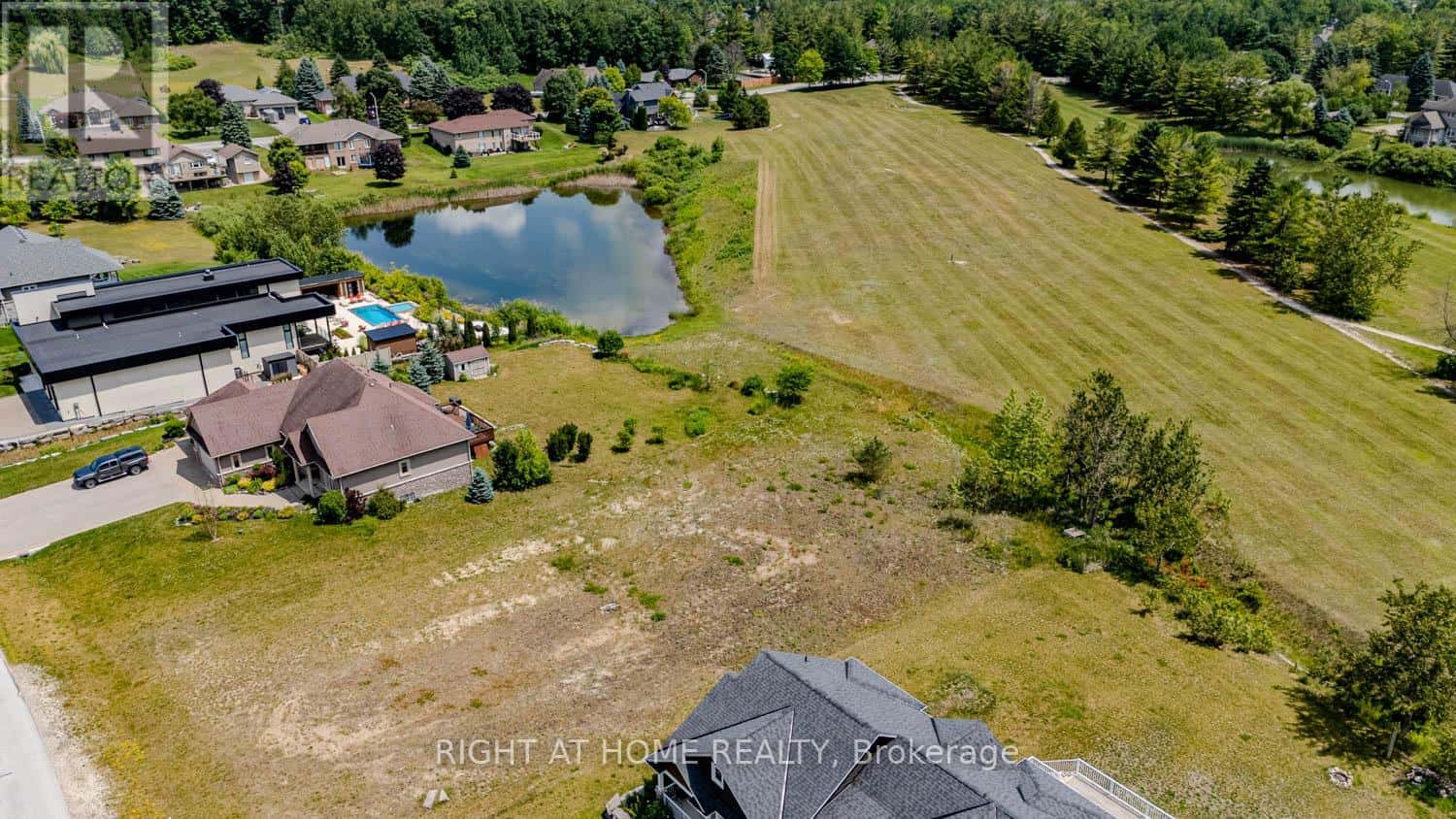 8 DEANNA DRIVE — Wasaga Beach, Ontario - Photo 5 of 15