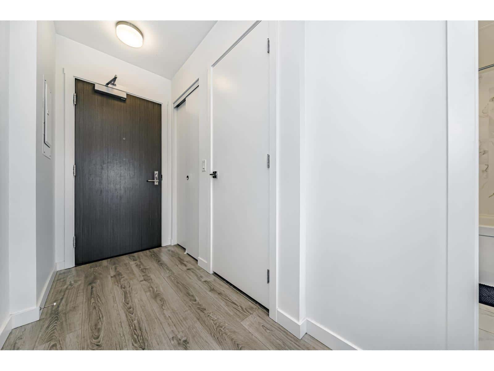 2809 13350 CENTRAL AVENUE — Surrey, British Columbia - Photo 3 of 16