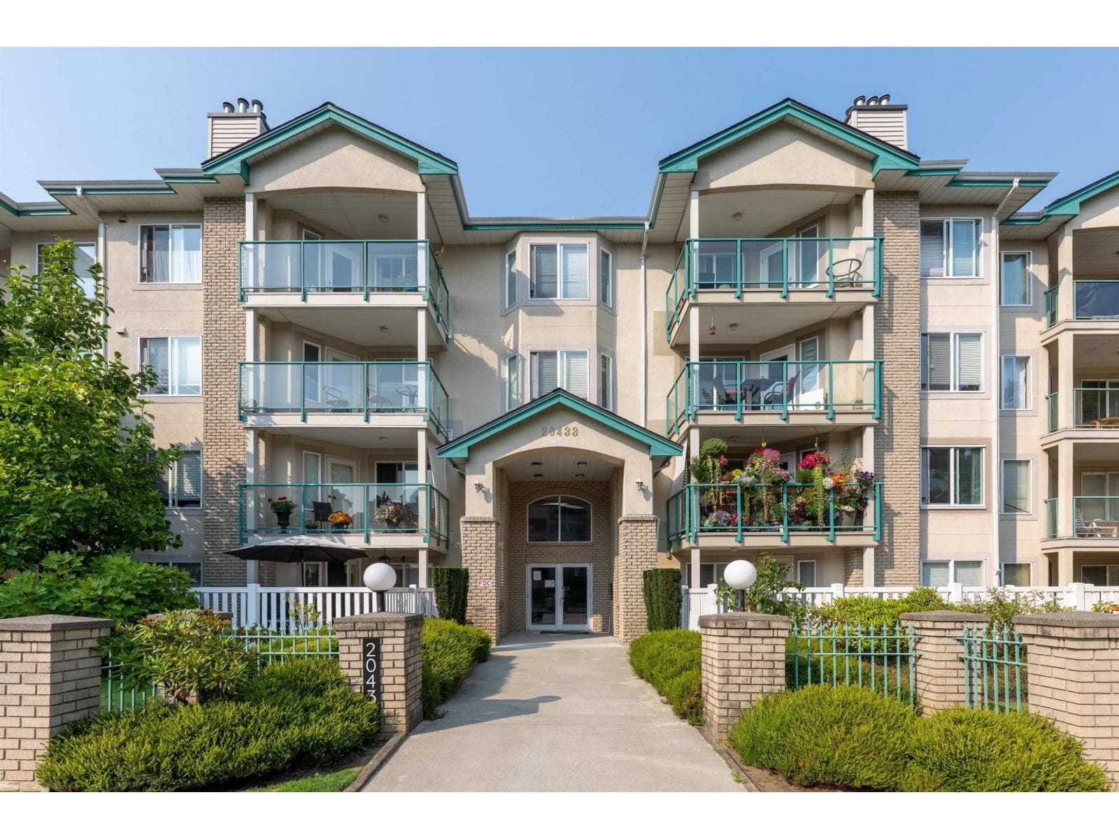 102 20433 53 AVENUE — Langley, British Columbia - Main photo